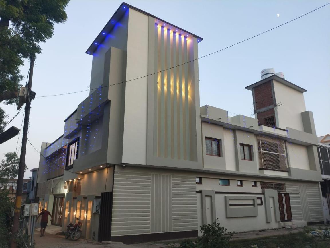 Siyaram Kunj Hotel Ayodhya Bagian luar foto