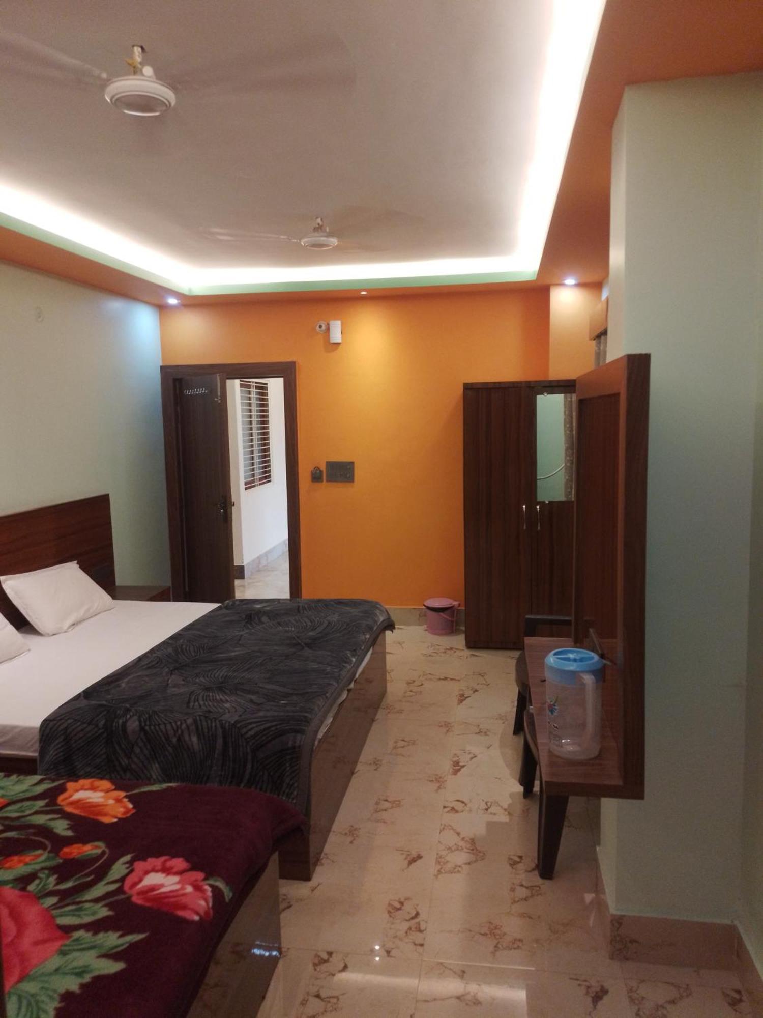 Siyaram Kunj Hotel Ayodhya Bagian luar foto