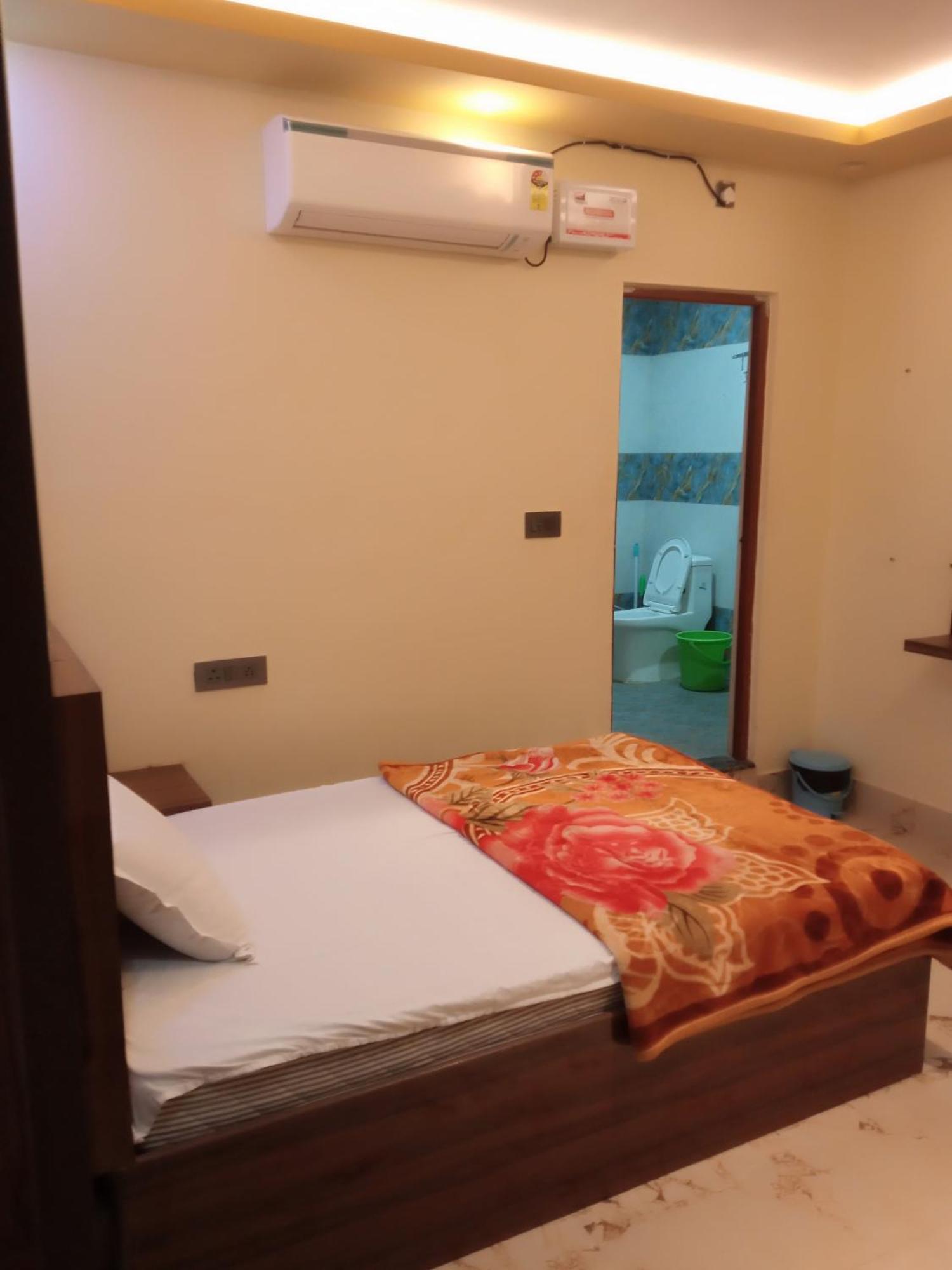 Siyaram Kunj Hotel Ayodhya Bagian luar foto