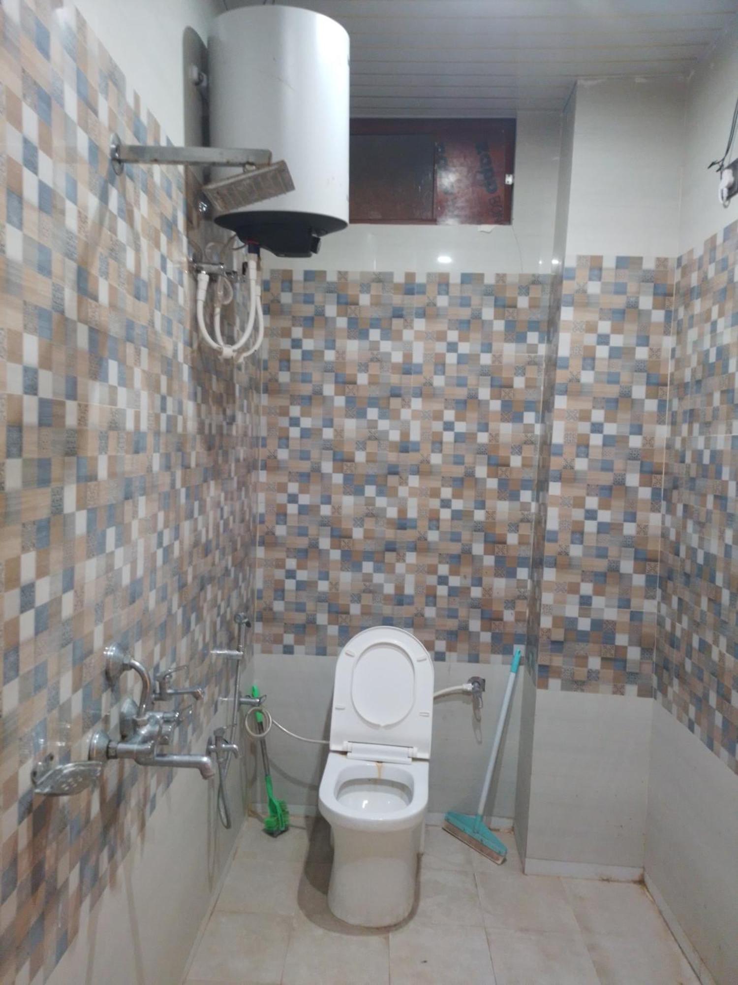 Siyaram Kunj Hotel Ayodhya Bagian luar foto