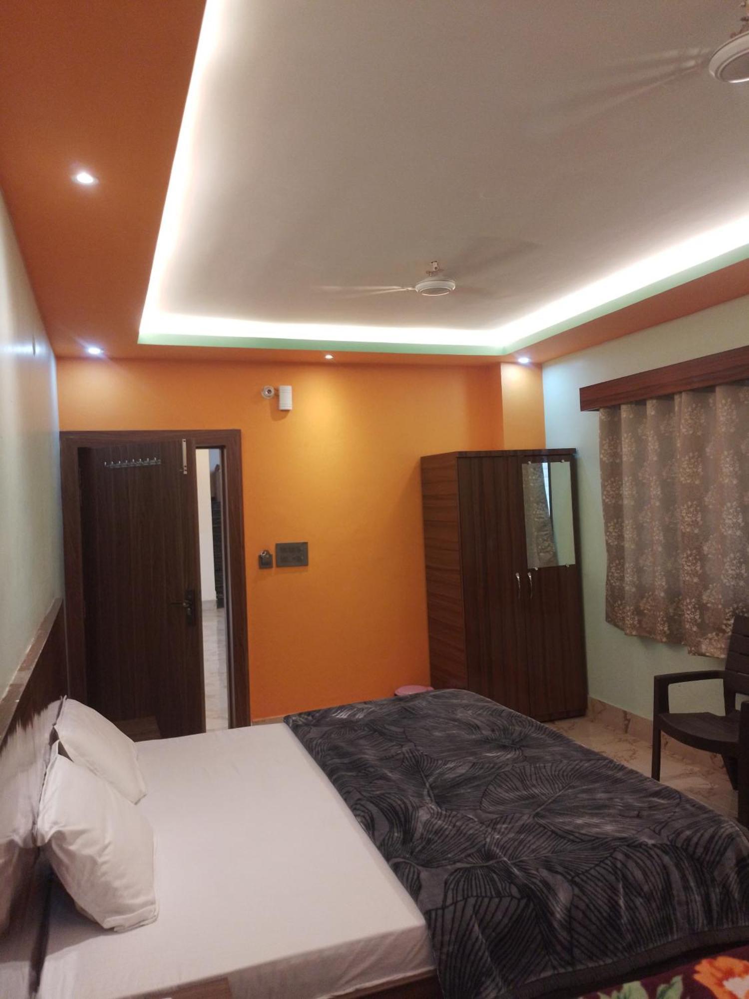 Siyaram Kunj Hotel Ayodhya Bagian luar foto