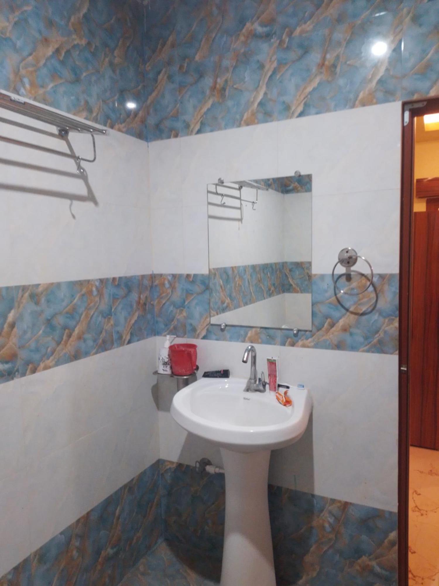 Siyaram Kunj Hotel Ayodhya Bagian luar foto